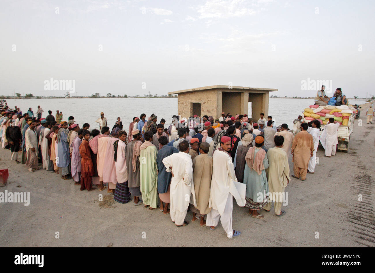 Inondazione, Shadhat Kot, Pakistan Foto Stock