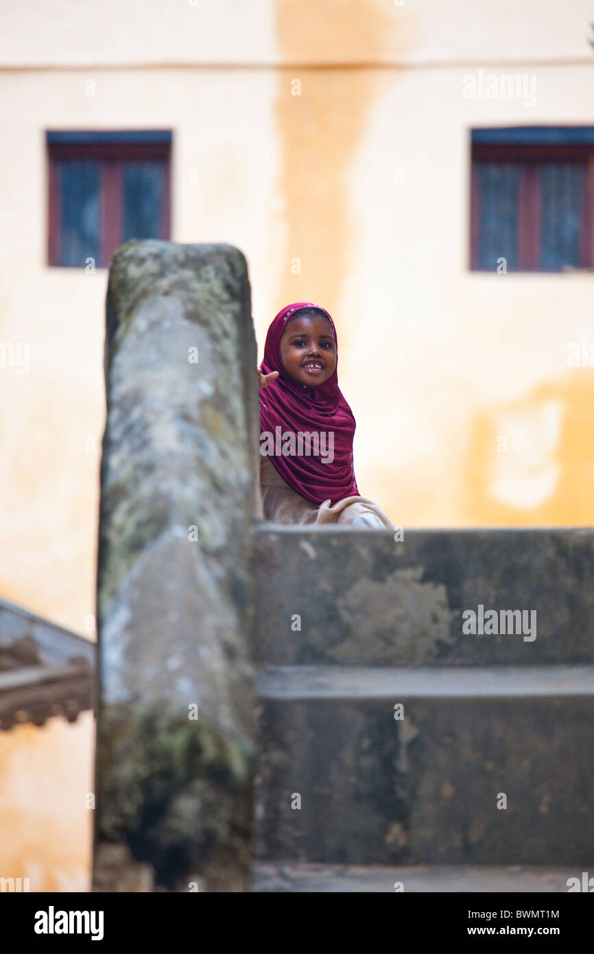 Giovane ragazza musulmana, isola di Lamu, Kenya Foto Stock