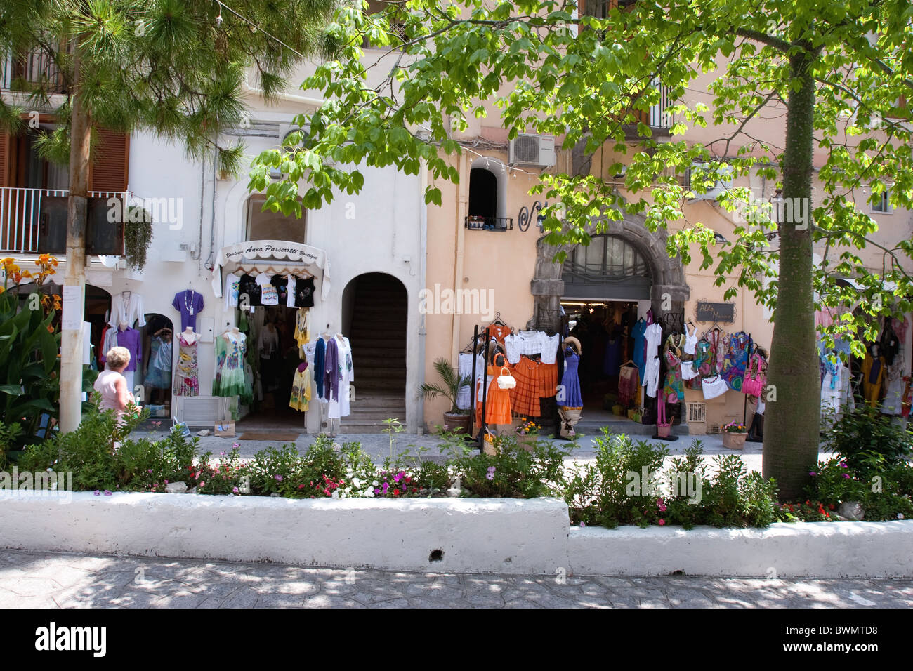 Positano " Amalfi Coast' abiti tipici store shop negozi souvenir turistici Campania turismo Campany Italia vista scorcio Foto Stock