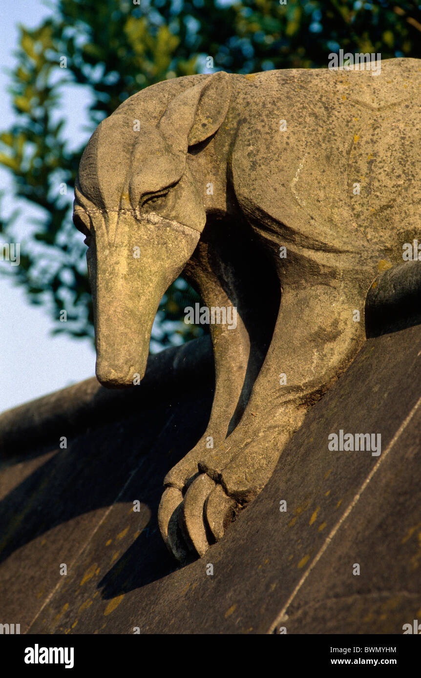 Parete di animale di fronte al castello, Cardiff Wales, Regno Unito Foto Stock