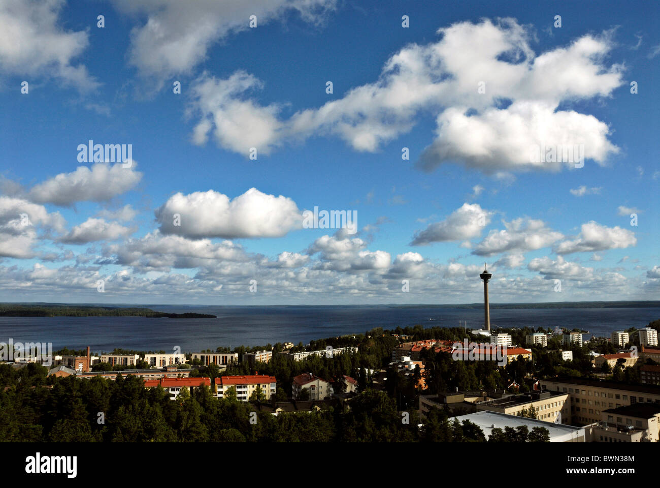 Tampere Finlandia Europa Suomi town city città industriale a torre di osservazione Sarkanniemi Scandinavia laghi lago Foto Stock