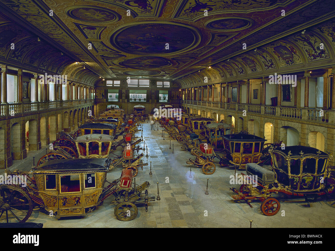 Il portogallo Europa Europa città di Lisbona Museu Nacional Dos Coches Allenatore Nazionale Museo allenatori Indoor carrelli r Foto Stock