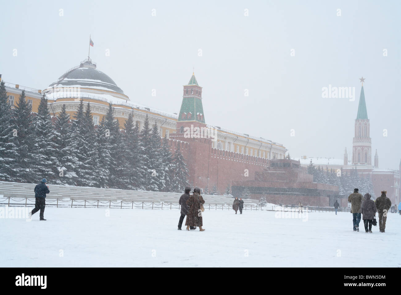 La Russia Piazza Rossa Mosca inverno viaggio viaggio Europa architettura nevoso neve coperto di brina fredda peopl antinebbia Foto Stock