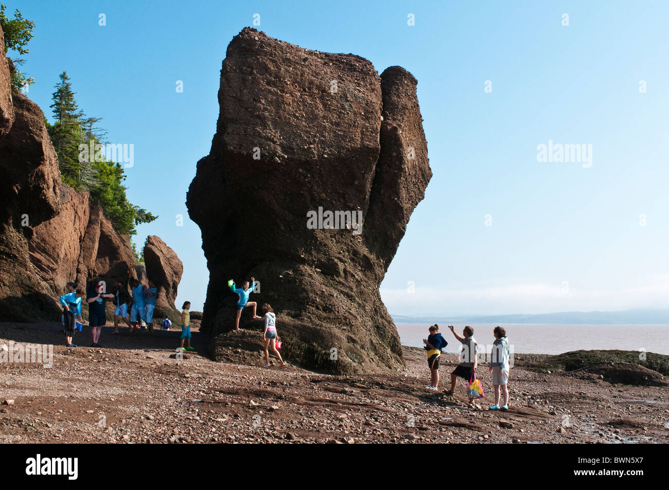 New Brunswick, Canada. Hopewell rocce e l'oceano di marea Sito di esplorazione. Foto Stock
