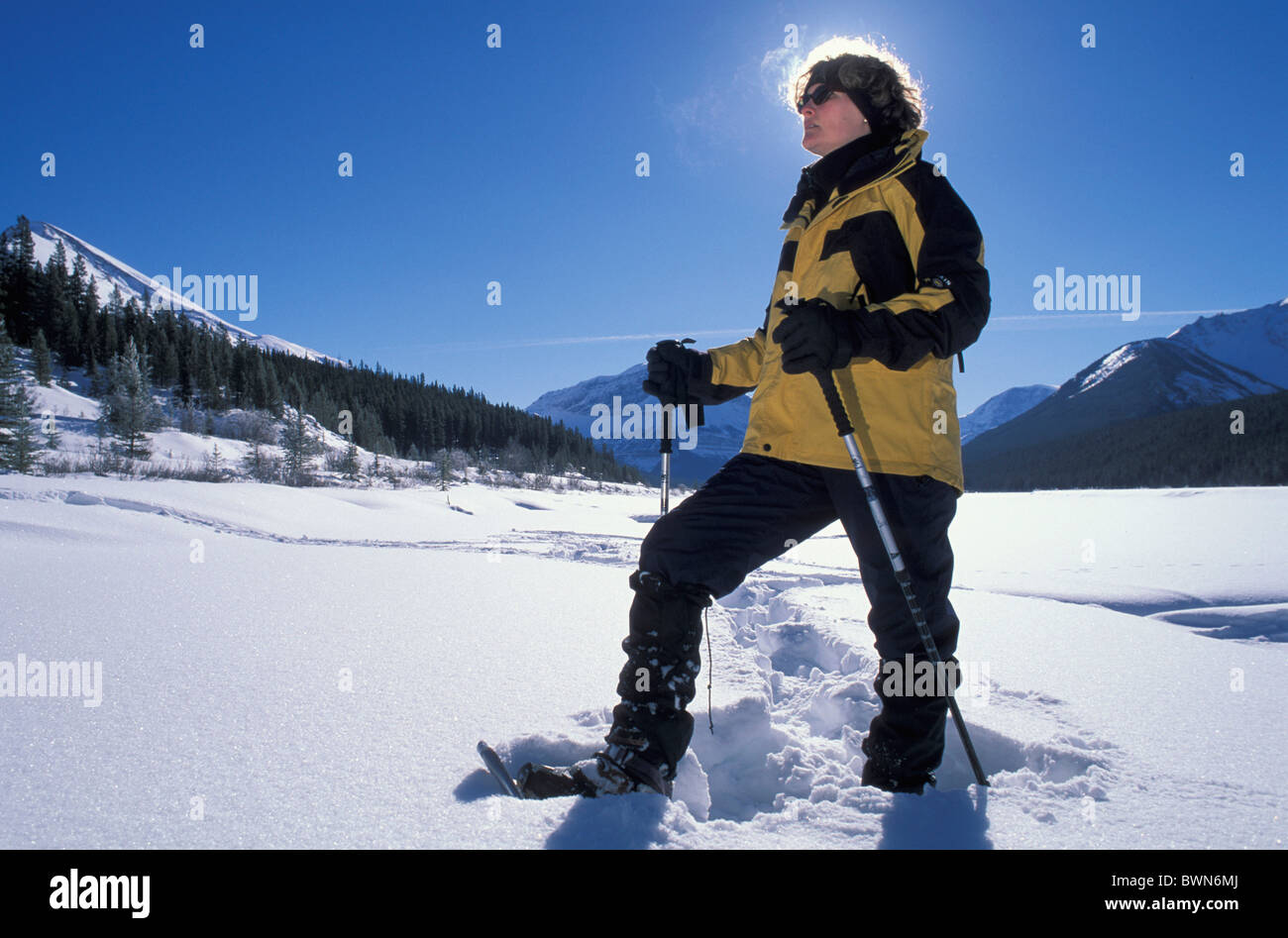 Canada America del Nord America con le racchette da neve del Parco Nazionale di Jasper UNESCO World Heritage Site paesaggio moun rocciose Foto Stock