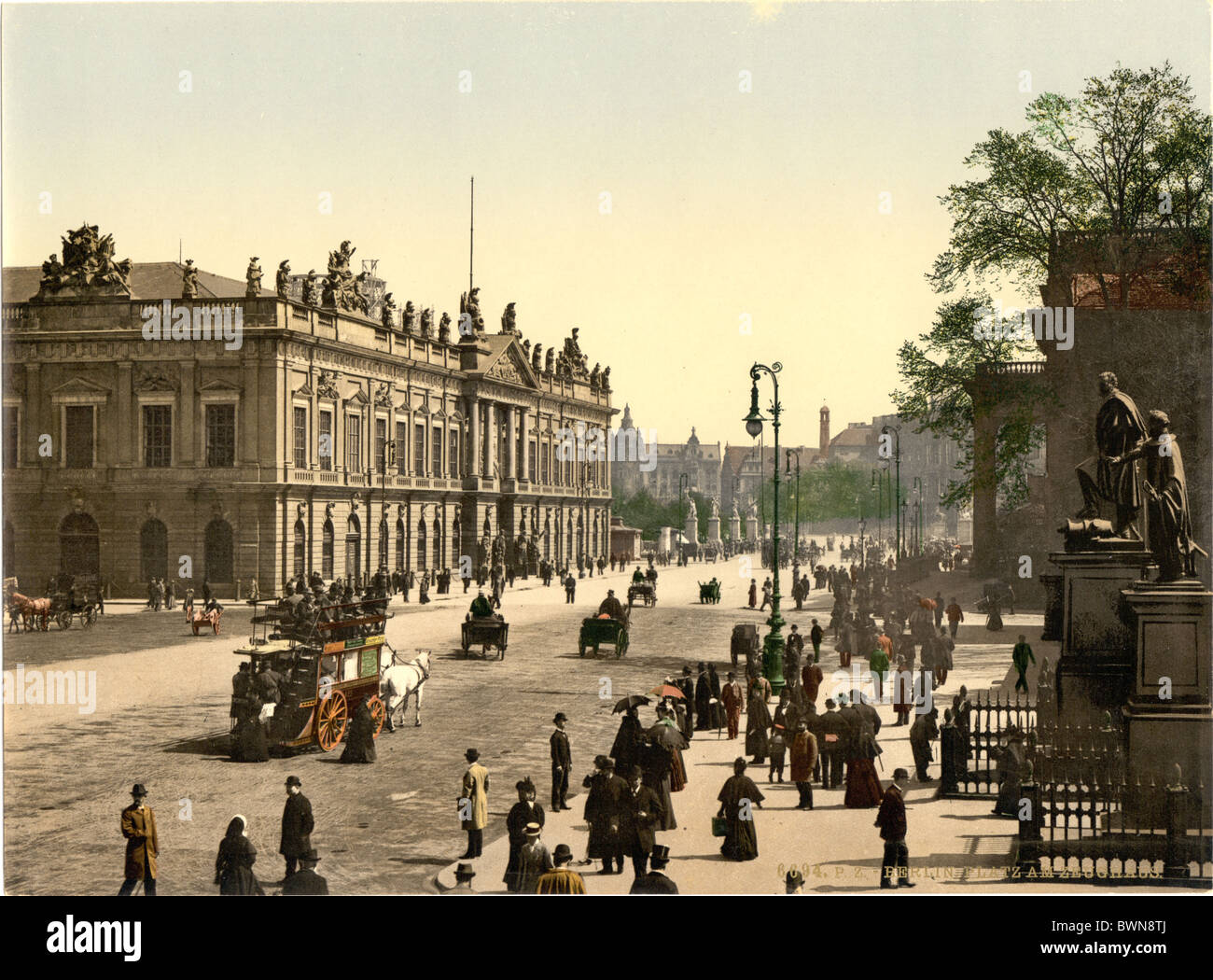 Arsenale di Berlino Unter den Linden Germania Europa Photochrom circa 1900 impero tedesco storia histor storico Foto Stock