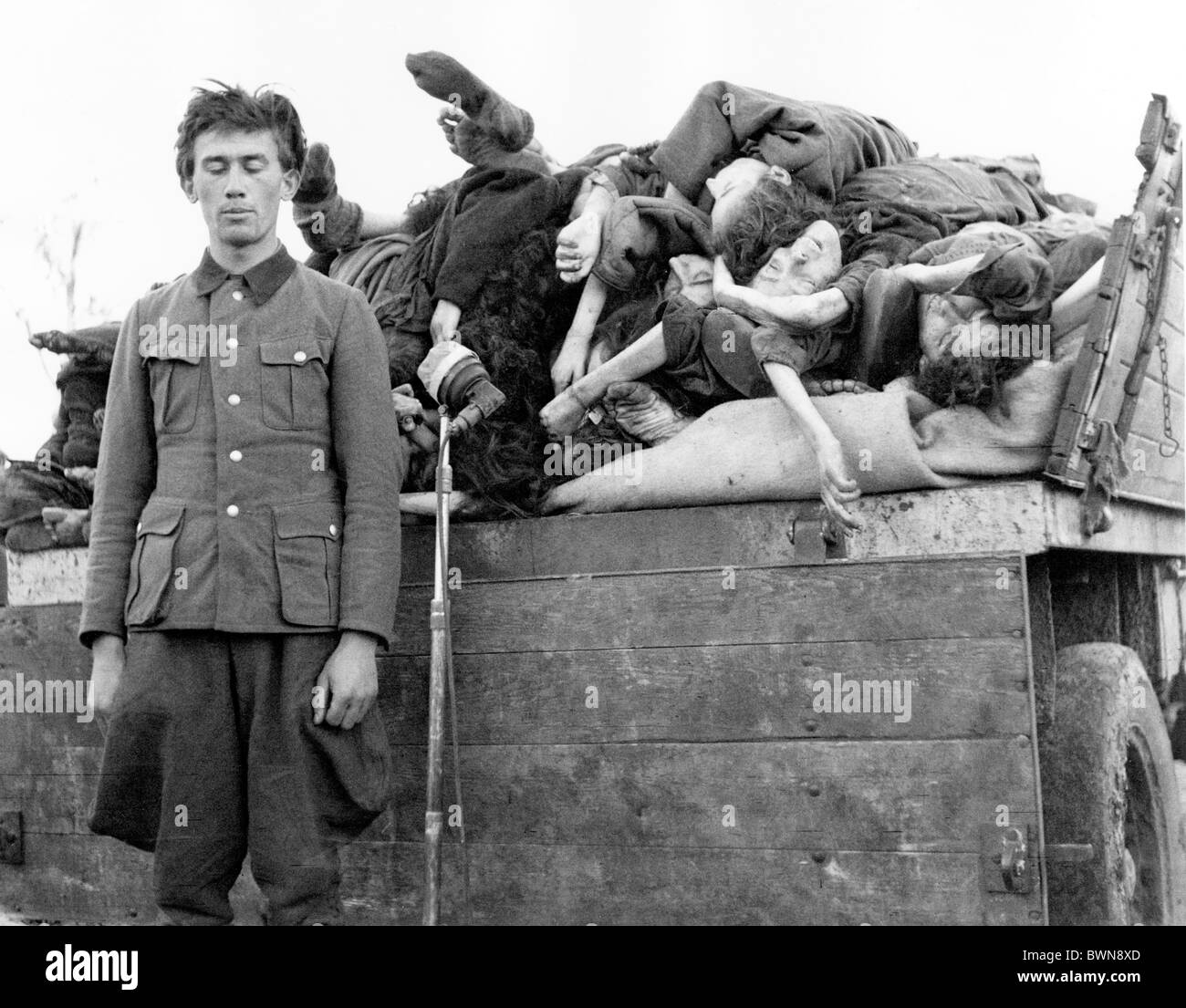 II Guerra Mondiale Bergen-Belsen dei campi di concentramento in Germania Europa aprile 1945 storia storico prigionieri storico Foto Stock