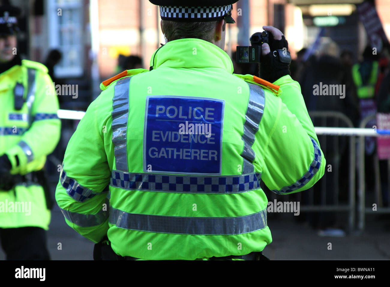 Prove di polizia la raccoglitrice a dimostrazioni in Preston centro città Sabato 27 Novembre, 2010, REGNO UNITO Foto Stock