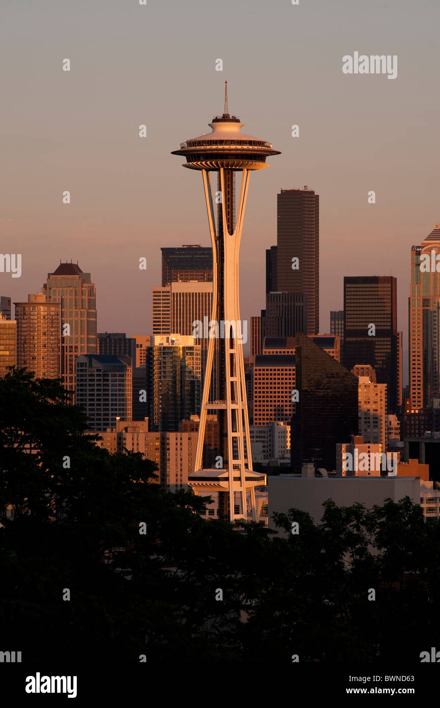 Immagine retrò dello skyline di Seattle al tramonto, Foto Stock