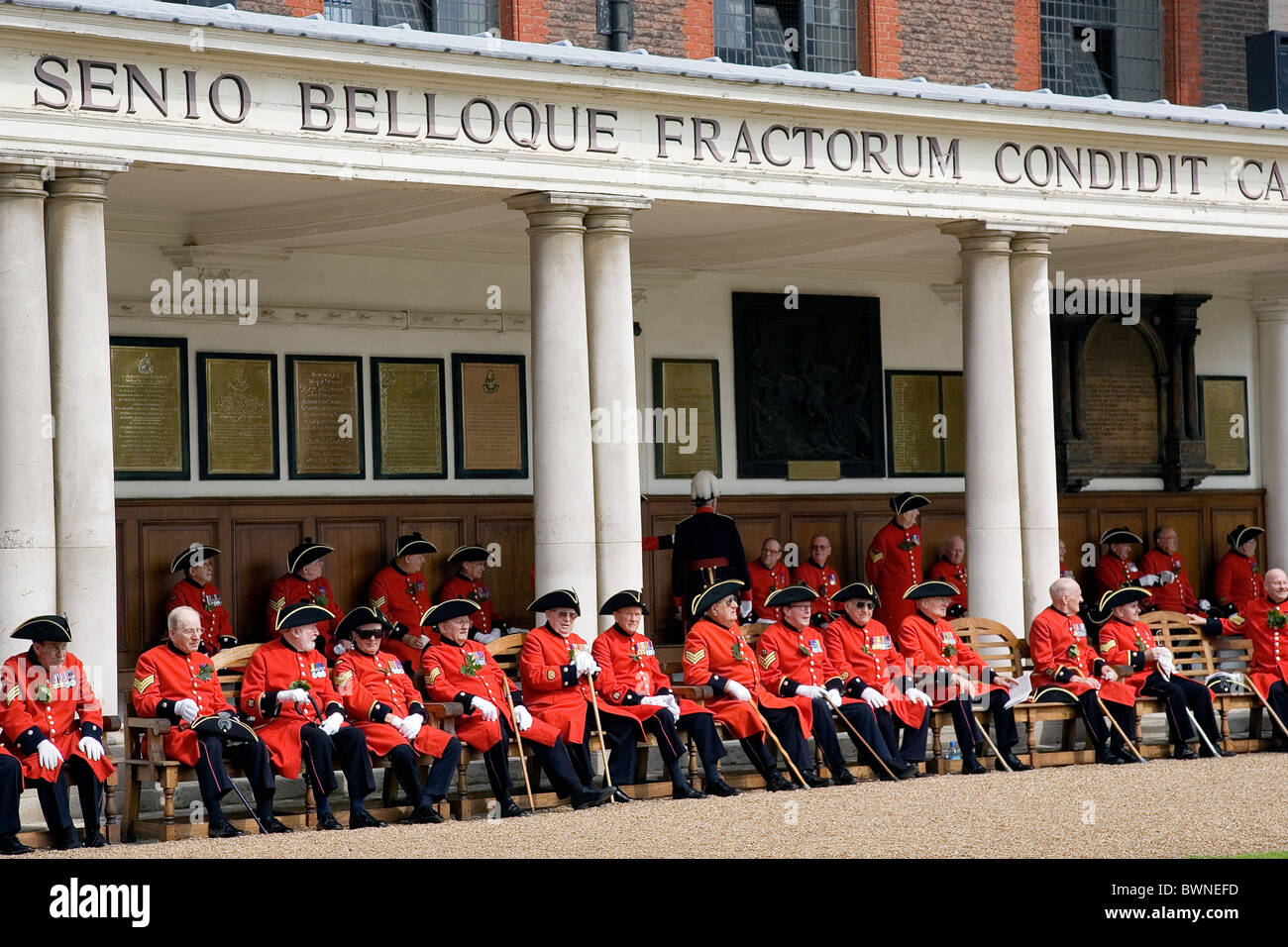 Chelsea pensionati a festa del Fondatore Parade presso il Royal Hospital Chelsea Foto Stock