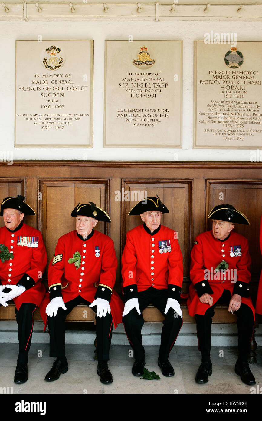 Chelsea pensionati all'annuale Festa del Fondatore Parade presso il Royal Hospital di Chelsea Foto Stock
