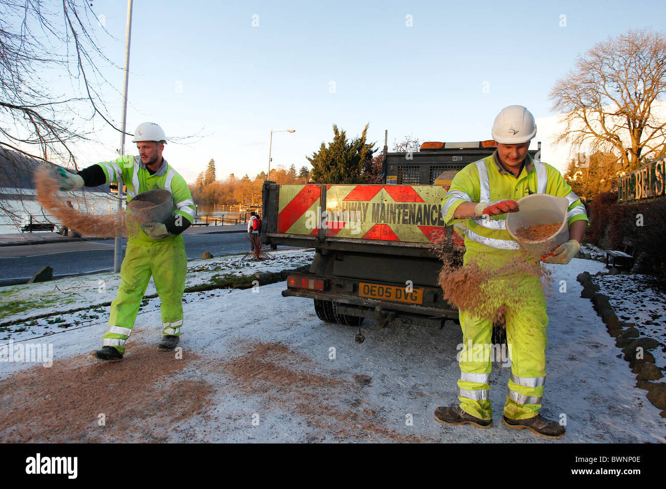 Consiglio gritting strade e pavimentazioni autostrada manutenzione Foto Stock