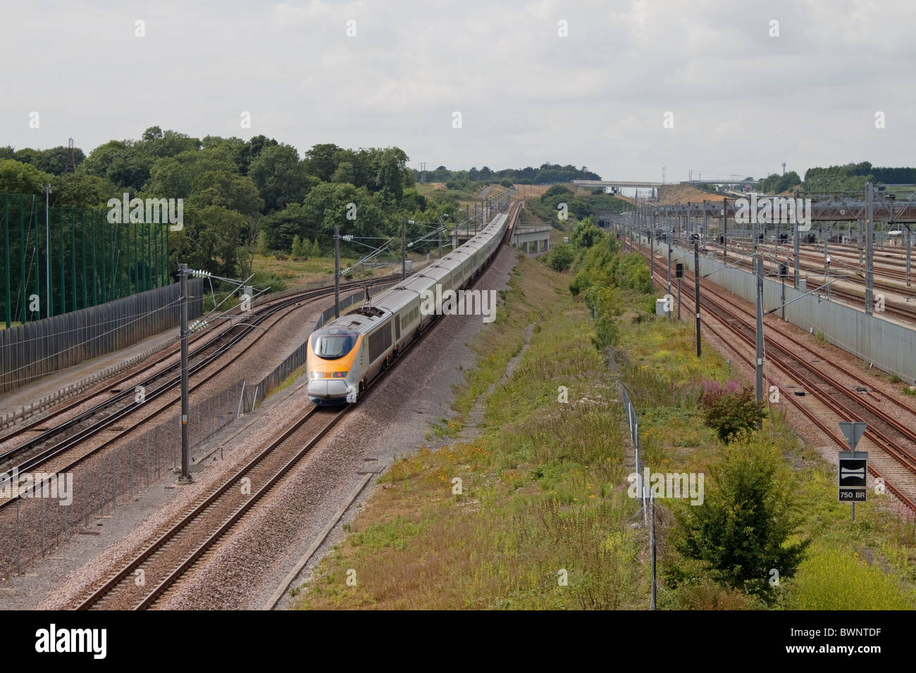 Eurostar lasciando il terminale di Folkestone e voce per Londra. Foto Stock