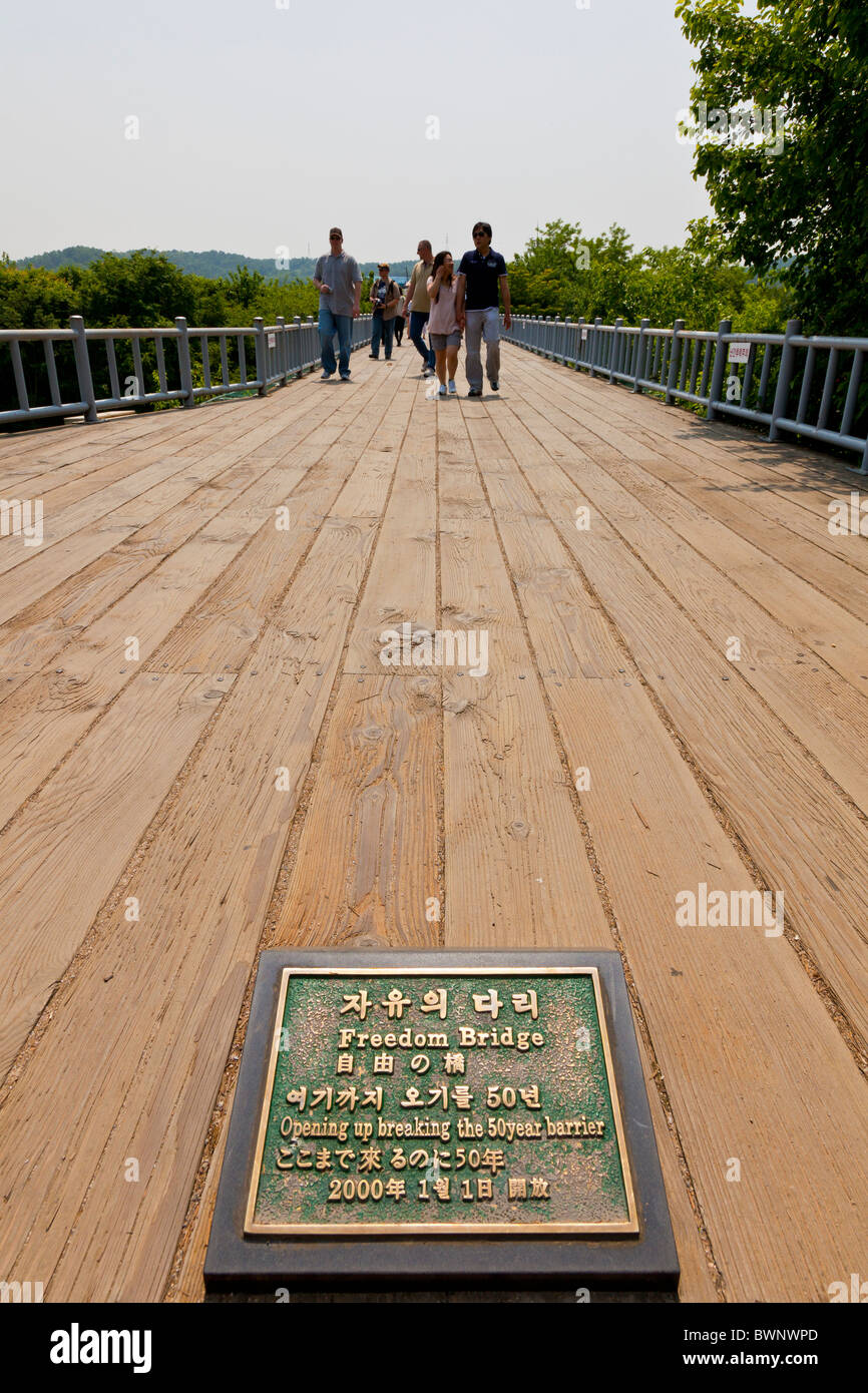Ingresso al Ponte della Libertà DMZ, Demilitarized Zone, la Corea del Sud. JMH3823 Foto Stock