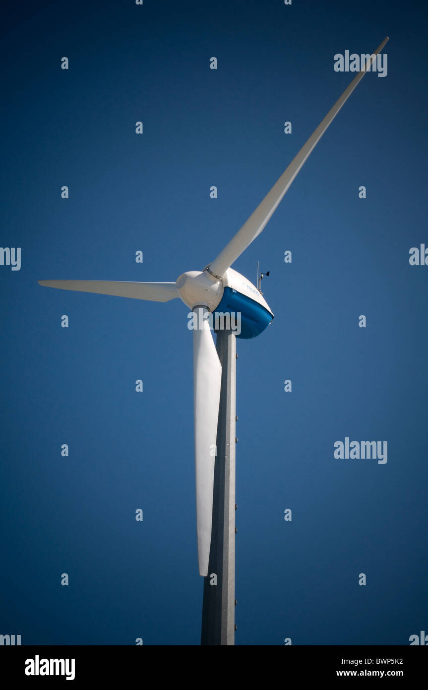Le fonti rinnovabili di energia rinnovabile fonti di origine eolica turbina mulino a vento mulino mulini a vento turbine windturbine windturbines turbine Foto Stock