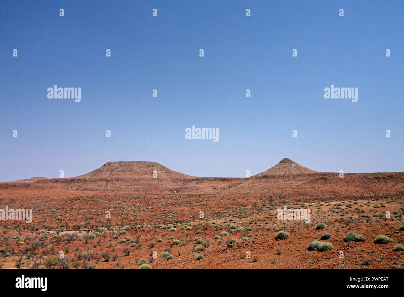 La Namibia Africa estate 2007 Africa paesaggio deserto steppa cielo blu Foto Stock