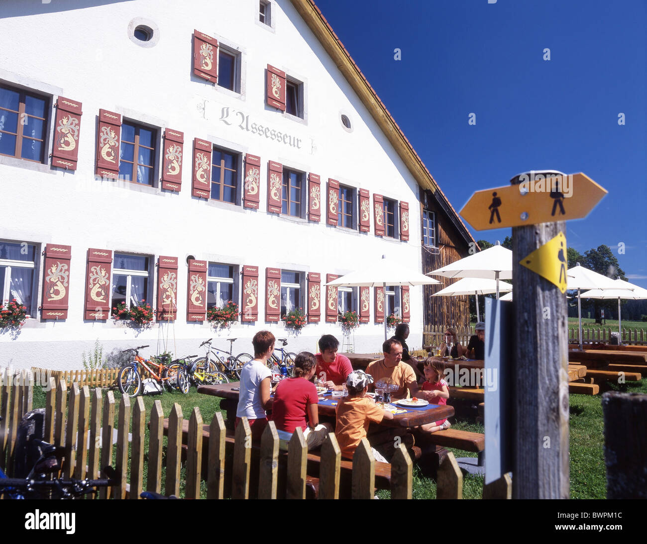 Svizzera Europa Mont Soleil Oberland Giura Canton Berna Gastronomia Il Ristorante all'aperto al di fuori Ho Foto Stock