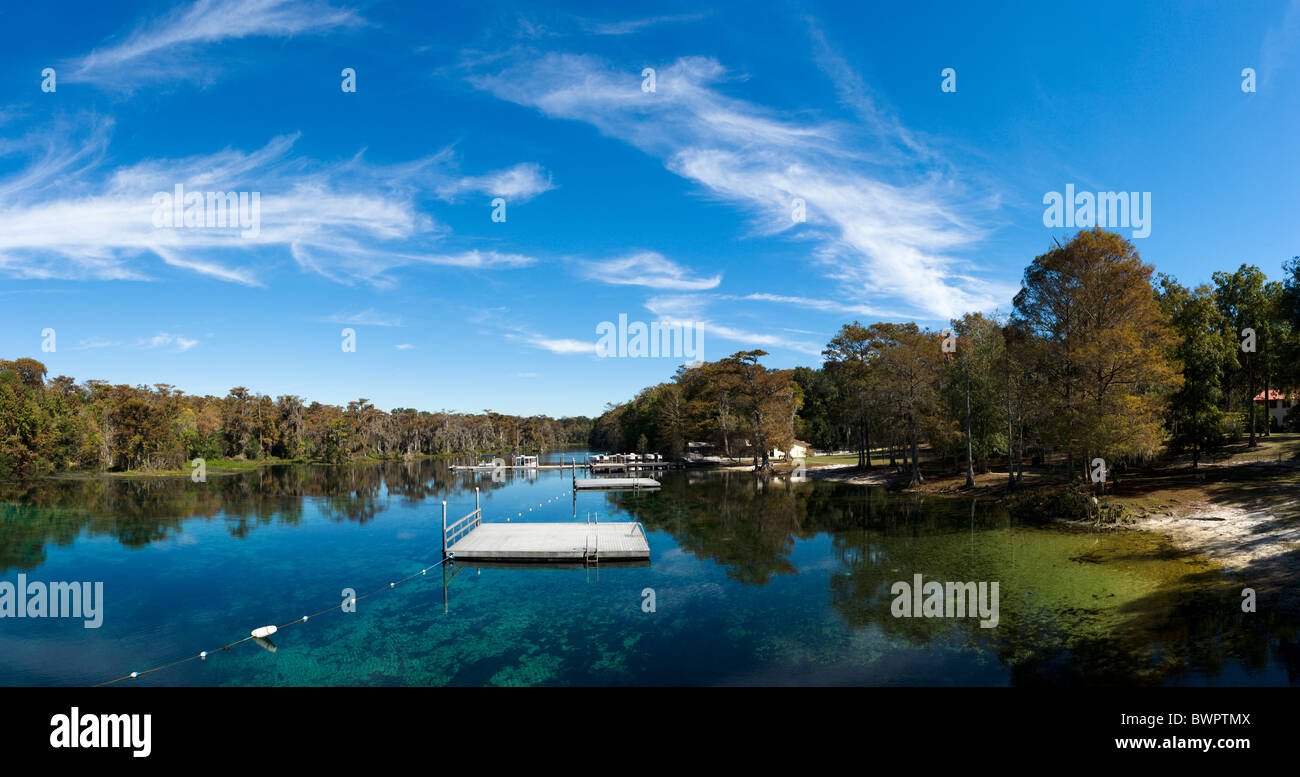 Vista panoramica di Wakulla scaturisce dalla piattaforma subacquea, Wakulla Springs State Park, vicino a Tallahassee, del nord della Florida, Stati Uniti d'America Foto Stock