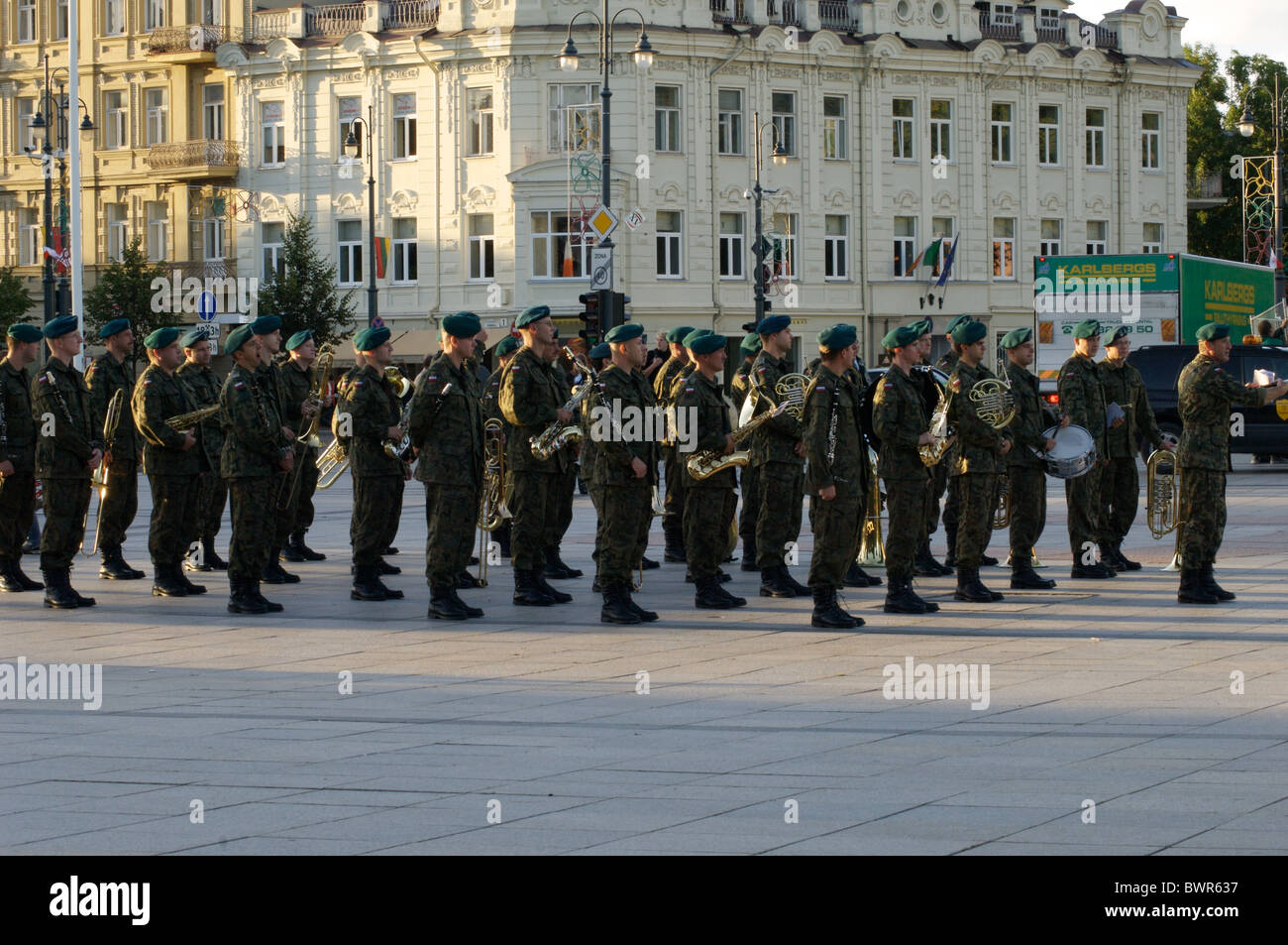 I soldati partecipano in un giunto polacchi e lituani cerimonia militare. Foto Stock