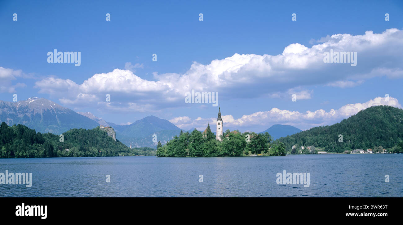 Slovenia il lago di Bled Assunzione di Maria la Chiesa del pellegrinaggio isola Karavanken montagne lago chiesa terre di montagna Foto Stock