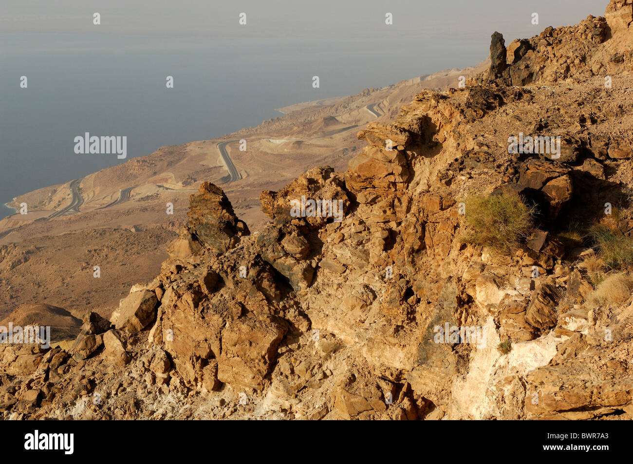 La Giordania tenda beduina Shala montagne vicino Petra beduini in Medio Oriente di fumo nel deserto animali ovini Foto Stock
