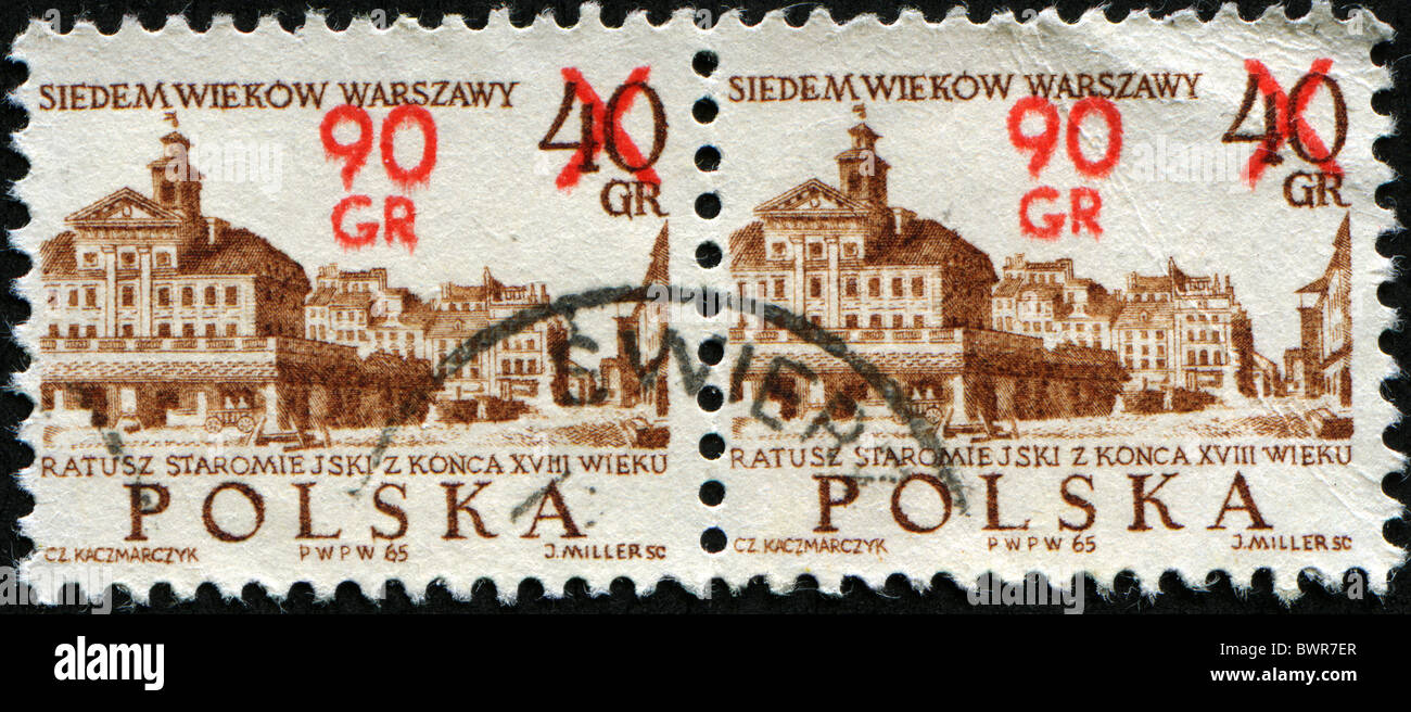 Polonia - circa 1965: un timbro stampato in Polonia mostra il Vecchio Municipio del 18 esimo secolo a Varsavia, circa 1965 Foto Stock