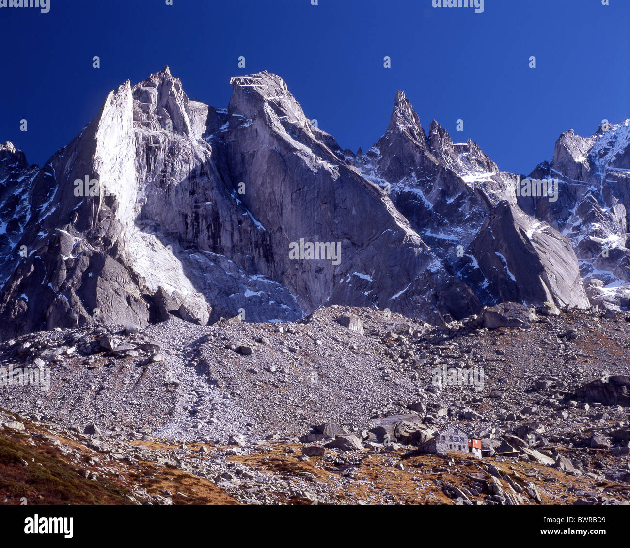 La Svizzera in Europa gamma Sciora Val Bondasca Bregaglia Cantone dei Grigioni Grigioni Grigioni il paesaggio delle montagne Foto Stock