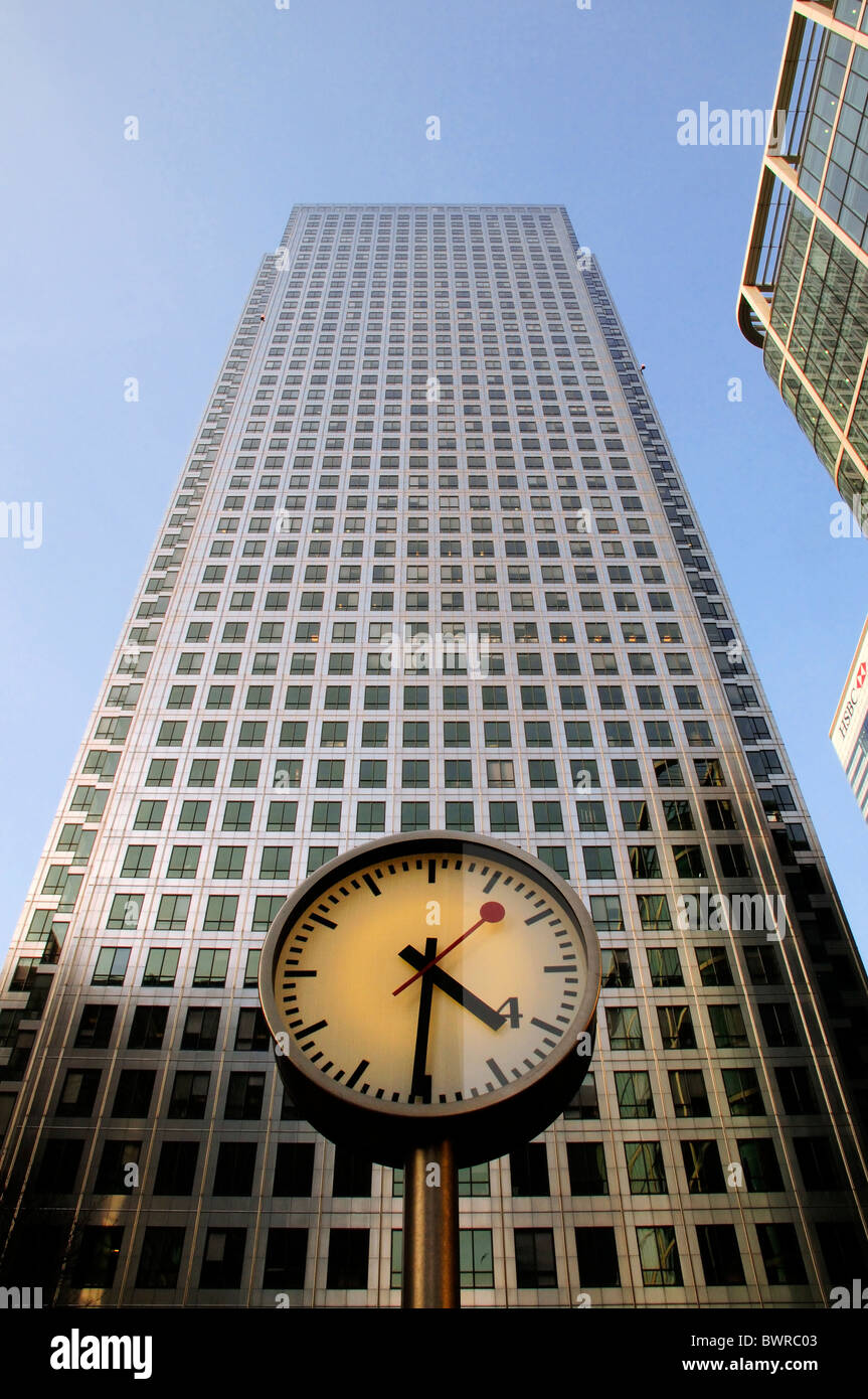 Canary Wharf Tower con street orologio, One Canada Square, Docklands Foto Stock
