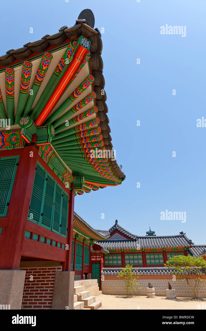 In corrispondenza del tetto del Palazzo Gyeongbokgung Seoul Corea del Sud. JMH3936 Foto Stock