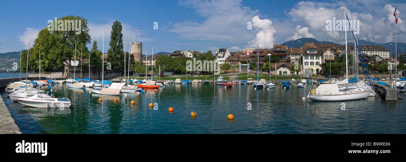 La Svizzera in Europa La Tour-de-Peilz canton Vaud Castle Harbour Porto acqua di barche sul lago di Ginevra dalla città vecchia Foto Stock