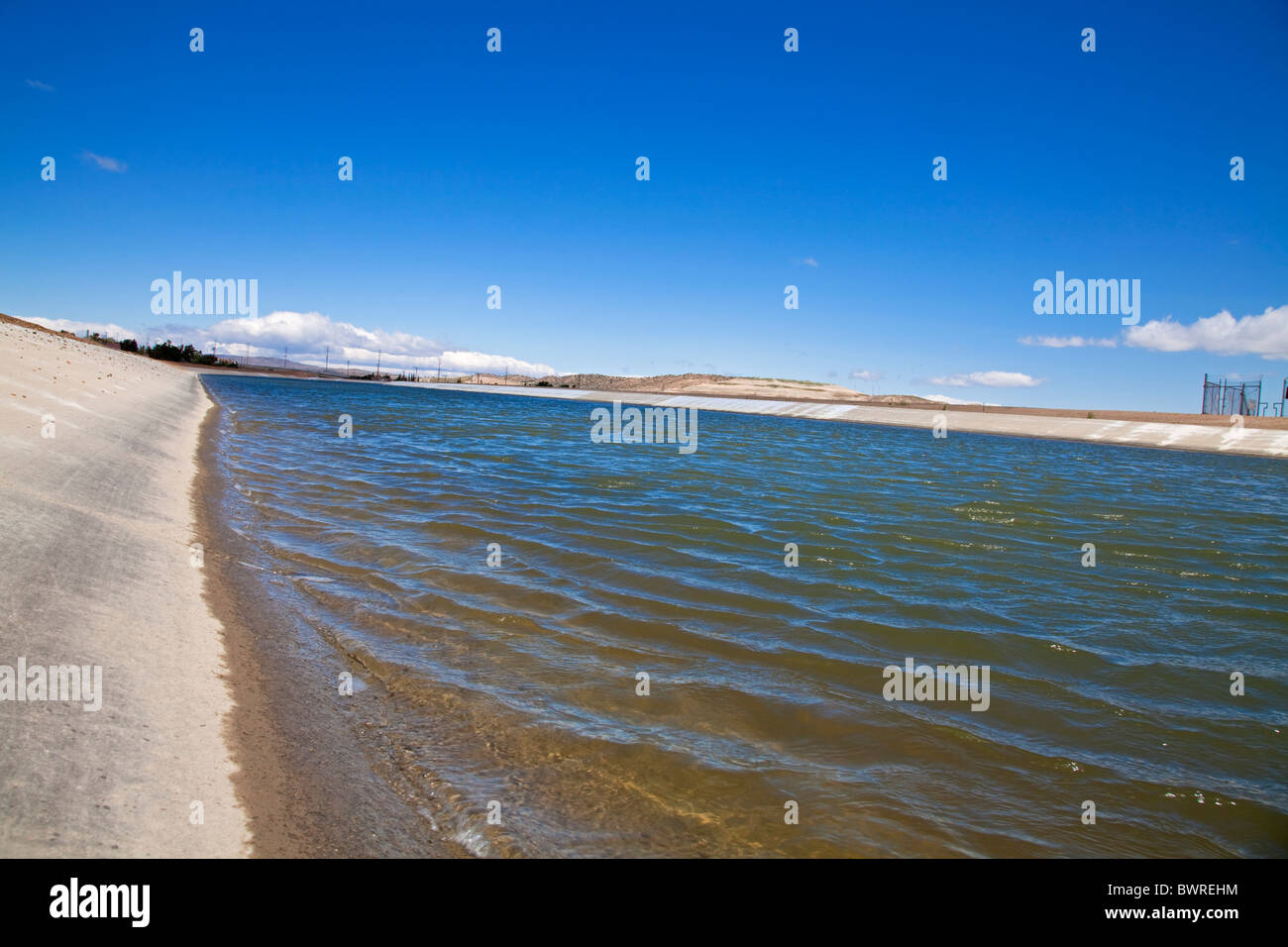 Il California acquedotto è stato il più grande e il più lungo dell'acqua sistema di trasporto di Palmdale, Contea di Los Angeles, California, Stati Uniti d'America Foto Stock