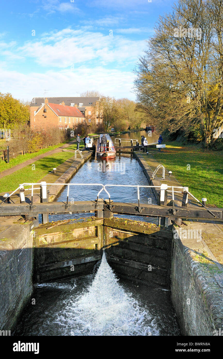 Springwell lock sul Grand Union Canal at Harefield Foto Stock