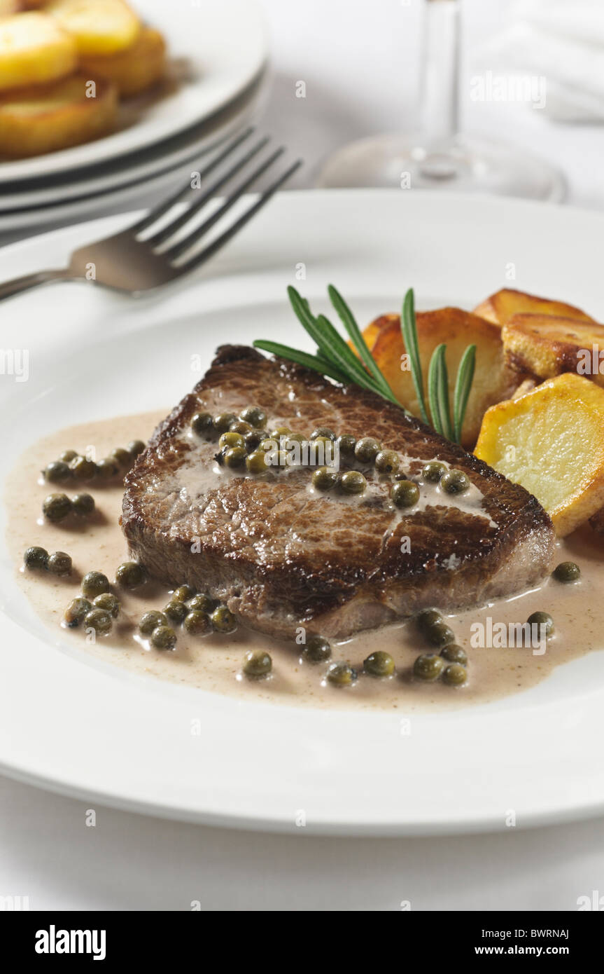 Steak au poivre. Bistecca di pepe Foto Stock