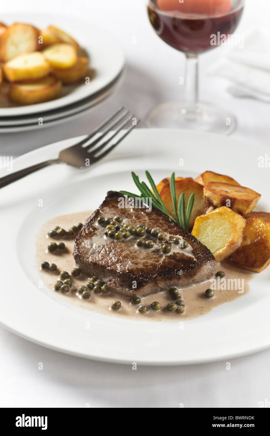 Steak au poivre. Bistecca di pepe Foto Stock