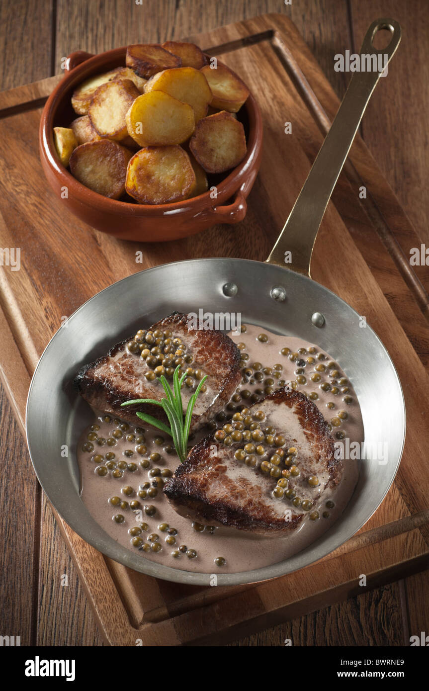 Steak au poivre. Bistecca di pepe Foto Stock