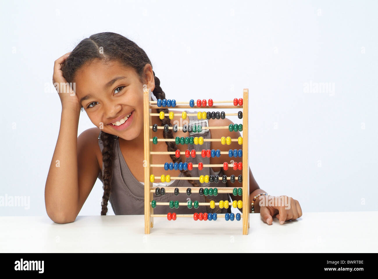 Ritratto di una ragazza con abacus Foto Stock