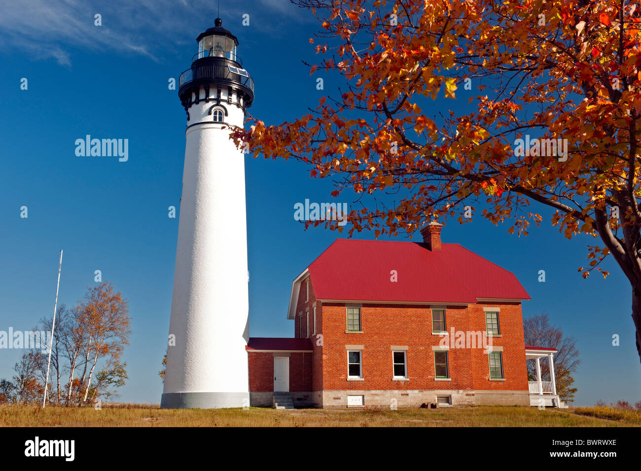 Il Au Sable Faro (1874) è parte del Pictured Rocks National Lakeshore nella Penisola Superiore del Michigan.. Foto Stock