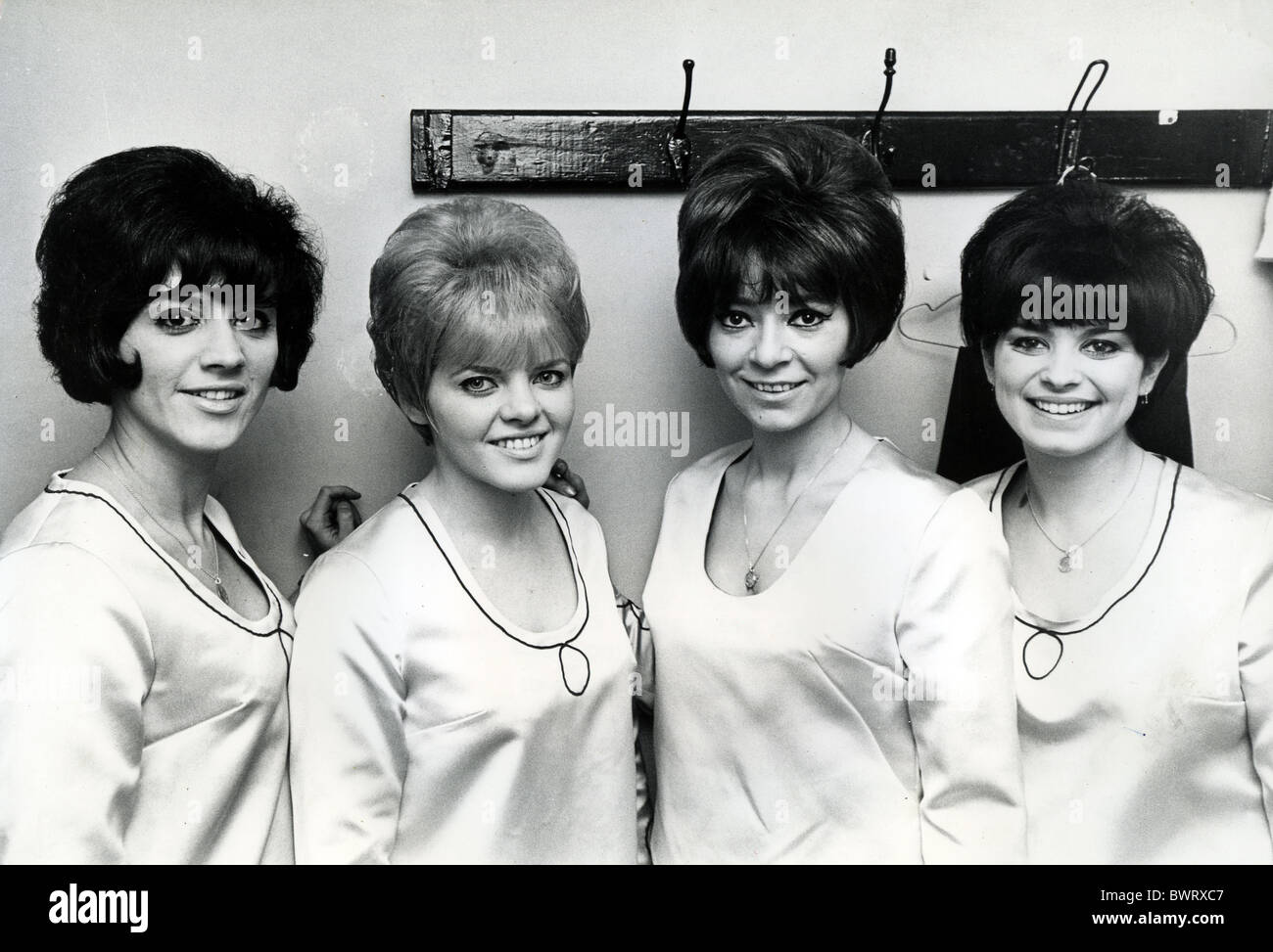 GOLDIE E IL GINGERBREADS noi gruppo pop nel marzo 1965 con Goldie Zelkowitz secondo da destra. Foto Tony Gale Foto Stock