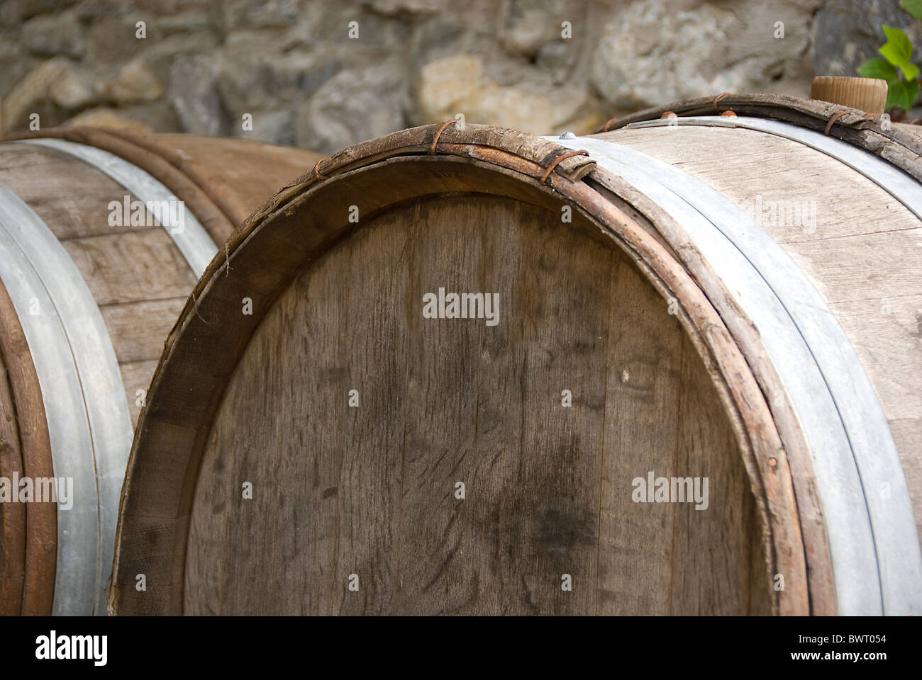 Barile di vino per la produzione e conservazione del vino Foto Stock