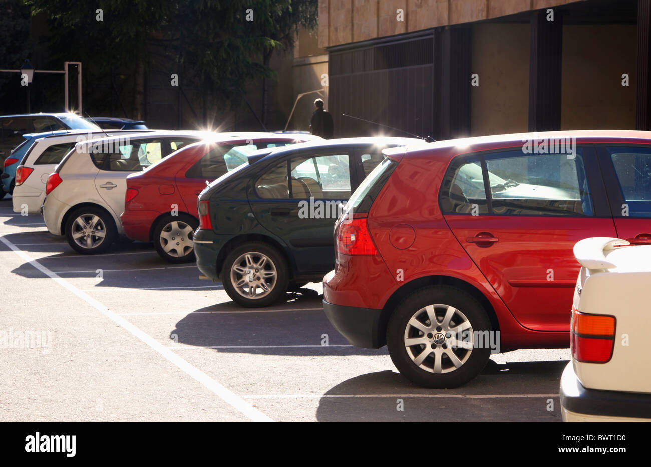 Salamanca, provincia di Salamanca, Spagna. Auto parcheggiate in strada. Foto Stock