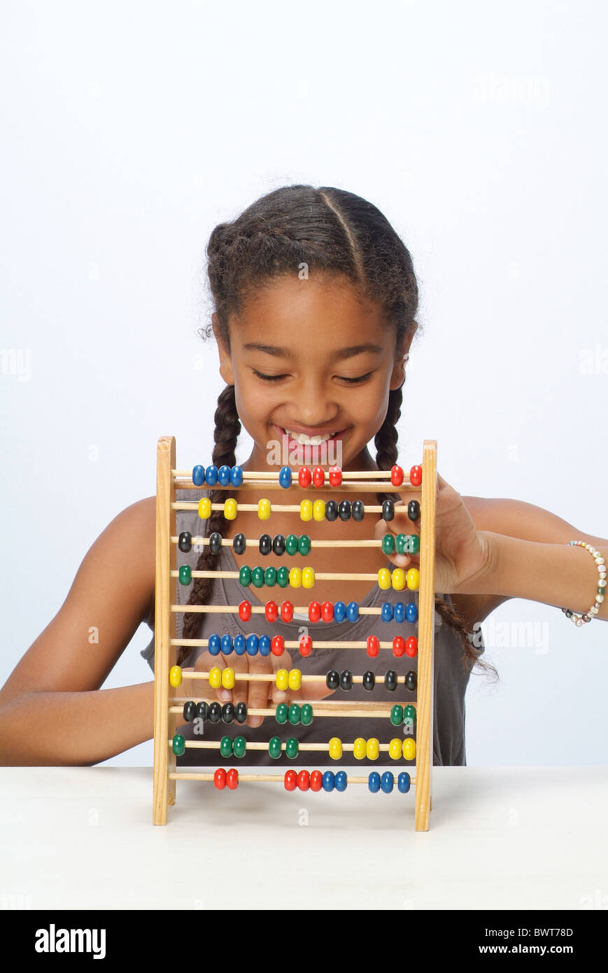 Ritratto di una ragazza con abacus Foto Stock