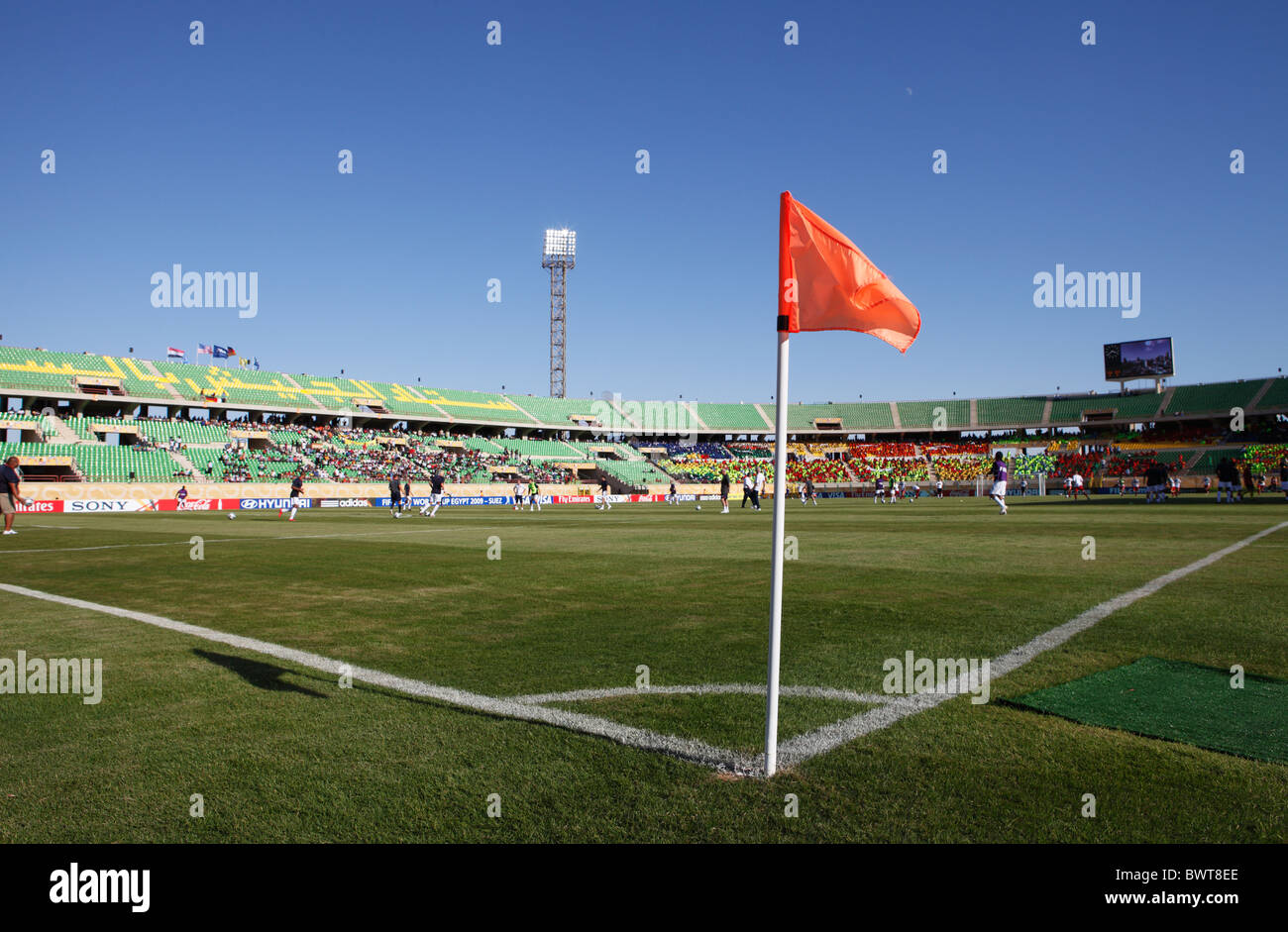 Vista generale dello stadio Mubarak di Suez, Egitto, 26 settembre 2009 prima di una partita del gruppo C della Coppa del mondo FIFA U-20 tra Stati Uniti e Germania. Solo per uso editoriale. Uso commerciale vietato. (Fotografia di Jonathan Paul Larsen / Diadem Images) Foto Stock