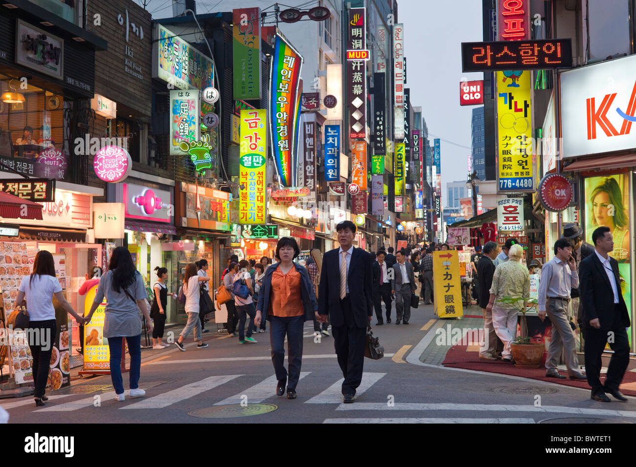 A Myungdong distretto a Seul in Corea del Sud. JMH3953 Foto Stock