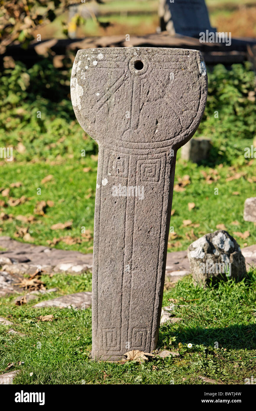 Antica sun-dial a Kilmalkedar chiesa, la penisola di Dingle, nella contea di kerry, munster, irlanda. Foto Stock