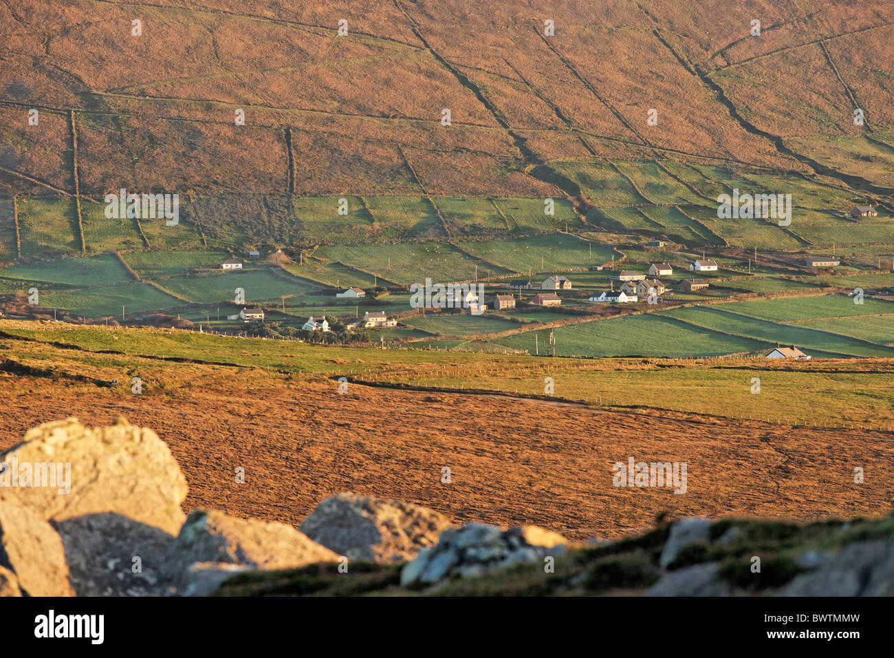 La liquidazione di un Ceathru Fheirtearaigh, penisola di Dingle, nella contea di kerry, munster, irlanda. Visto dalla testa di Clogher. Foto Stock