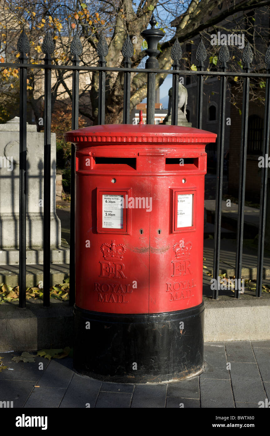 Royal Mail postbox , Londra, Regno Unito Foto Stock