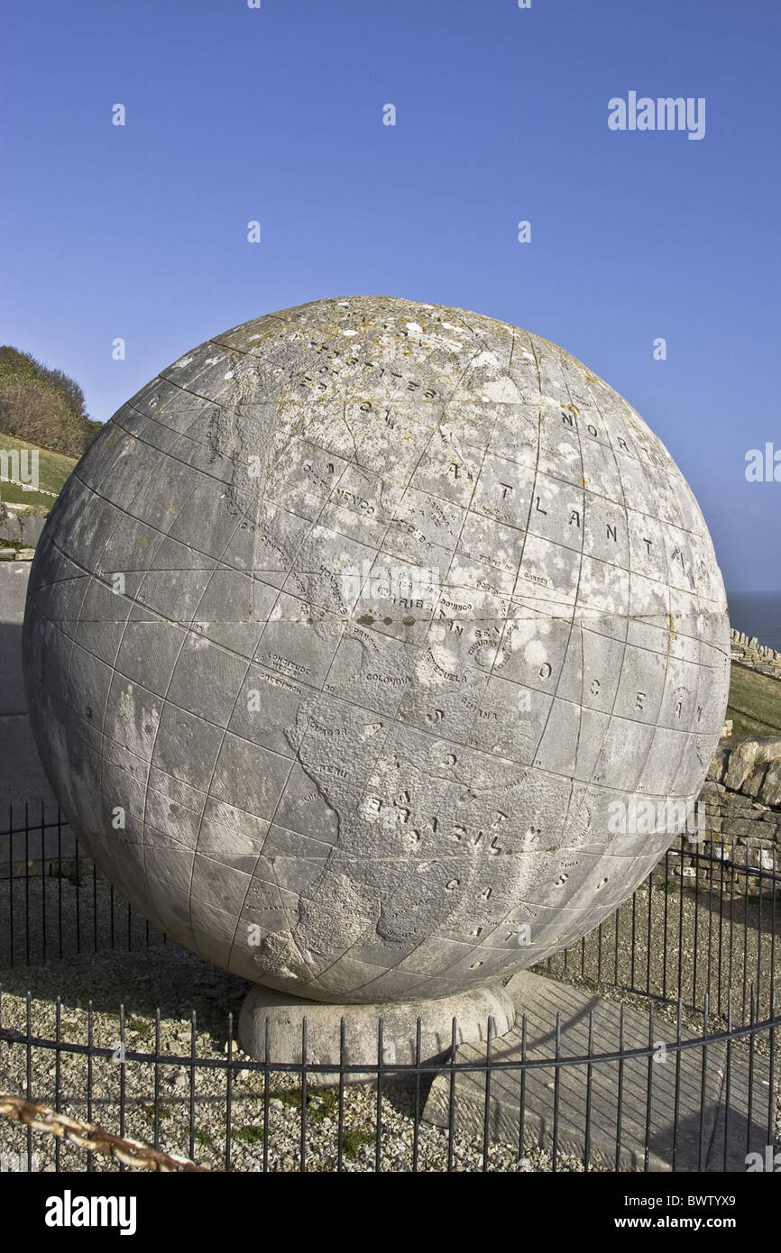 Attrazioni di attrazione Blue Sky Gran Bretagna British Country Park Dorset Durlston Inghilterra inglese Europa Globo europea grande Foto Stock