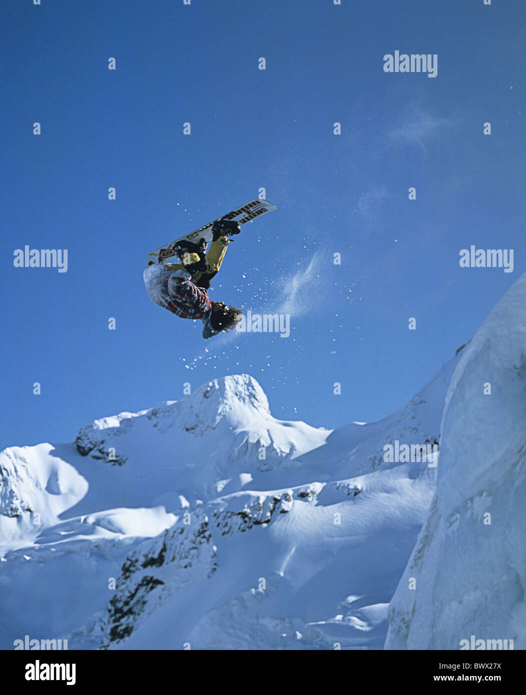 Montagne adventurously Bernina dinamica area Grigioni Grigioni somersault Svizzera Europa snowboard dri Foto Stock