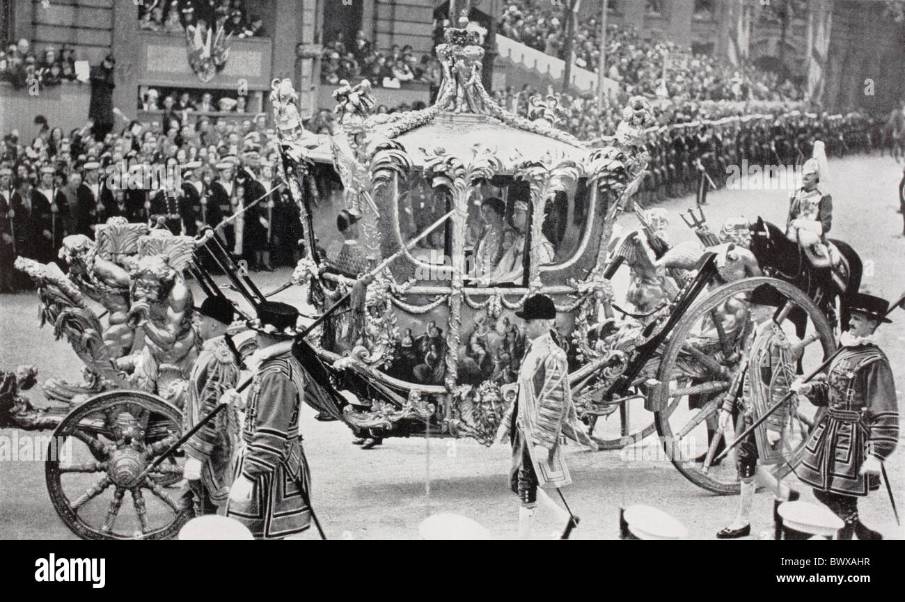 Il re Giorgio VI e la Regina Elisabetta nello stato autobus durante il viaggio dal Palazzo di Westminster Abbey per l'incoronazione. Foto Stock
