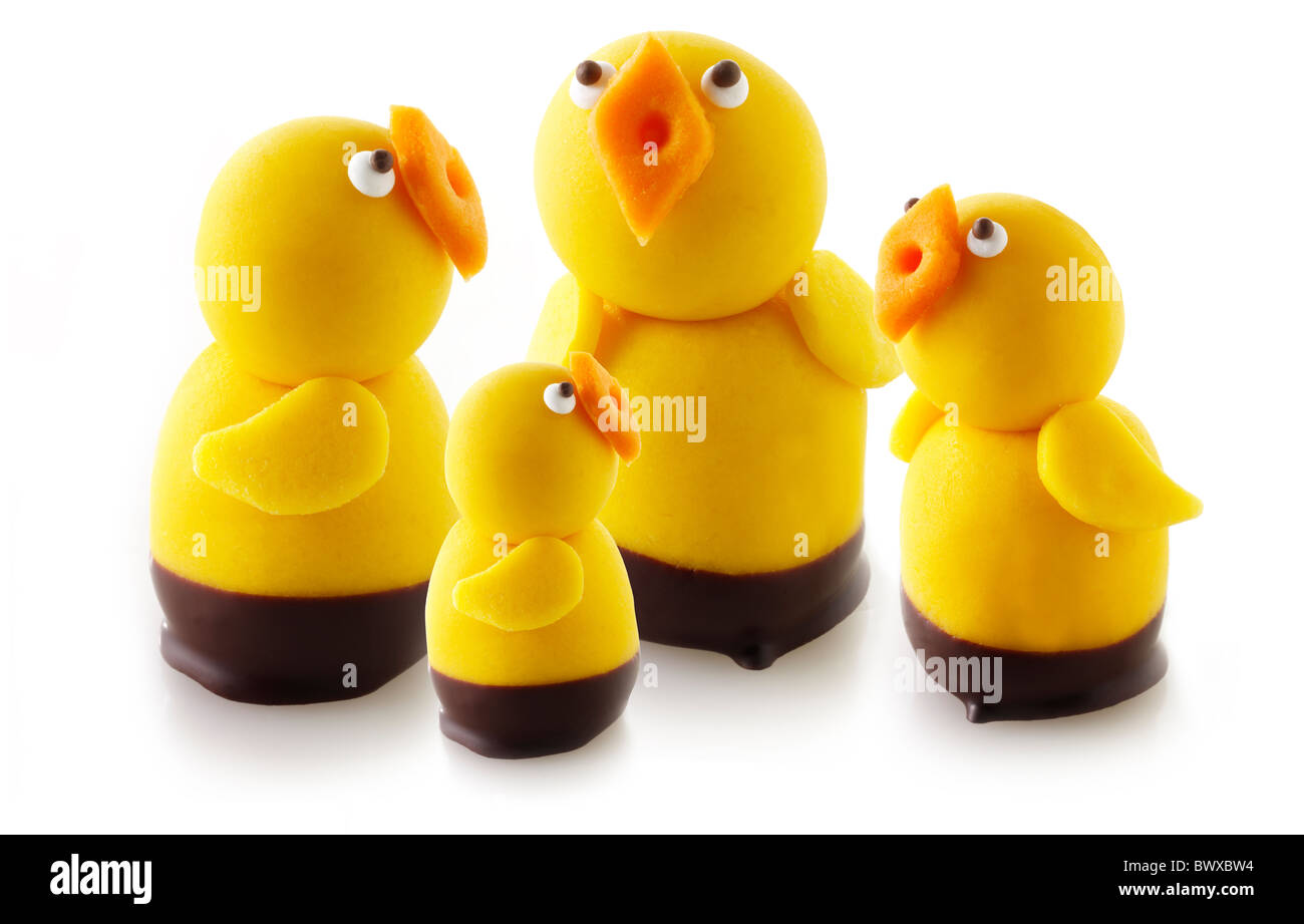 Il marzapane pulcini per Pasqua o la molla Foto Stock